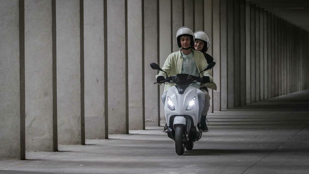 Piaggio 1: la nueva generación de scooters eléctricos para la ciudad 13 piaggio-1