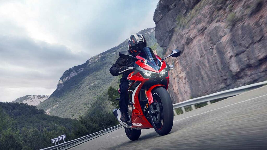 ¿Tienes el carnet A2 de moto? Entonces te interesan las ofertas de la gama Honda 500 11 Honda CBR 500 R 2022