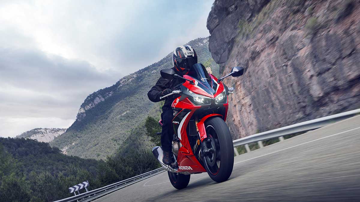 Honda CBR 500 R 2022: deportiva con todos los honores