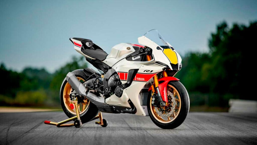 Yamaha celebra sus 60 años en el Mundial con una edición especial para su serie R 12 yamaha-60-aniversario
