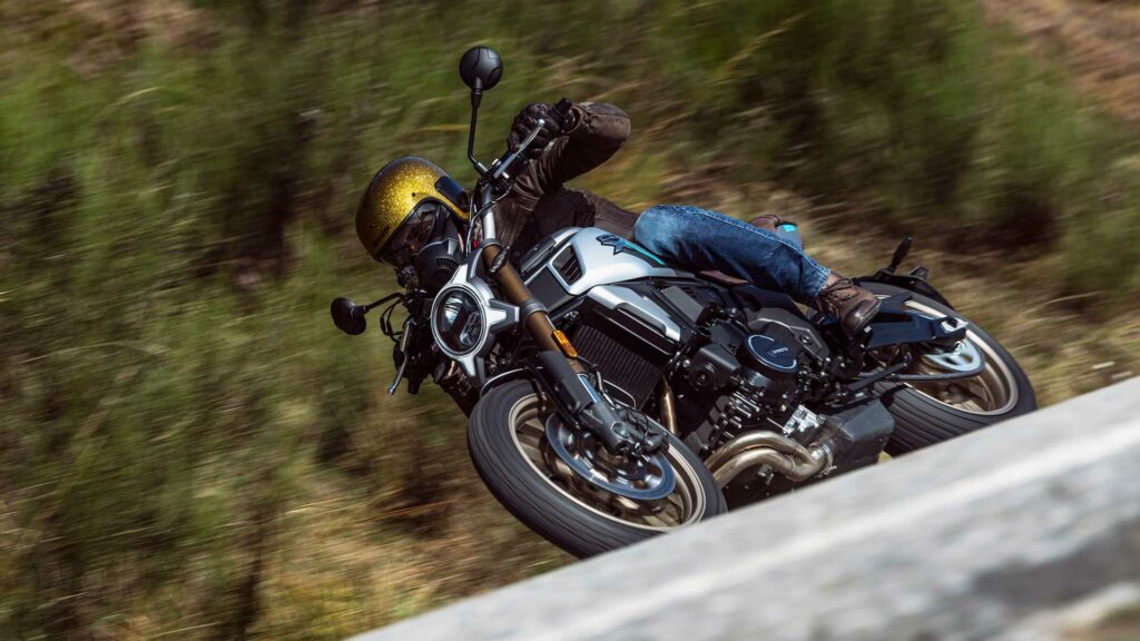 CFMoto 700CL-X Heritage: con tintes retro 8 cfmoto-700cl-x-heritage