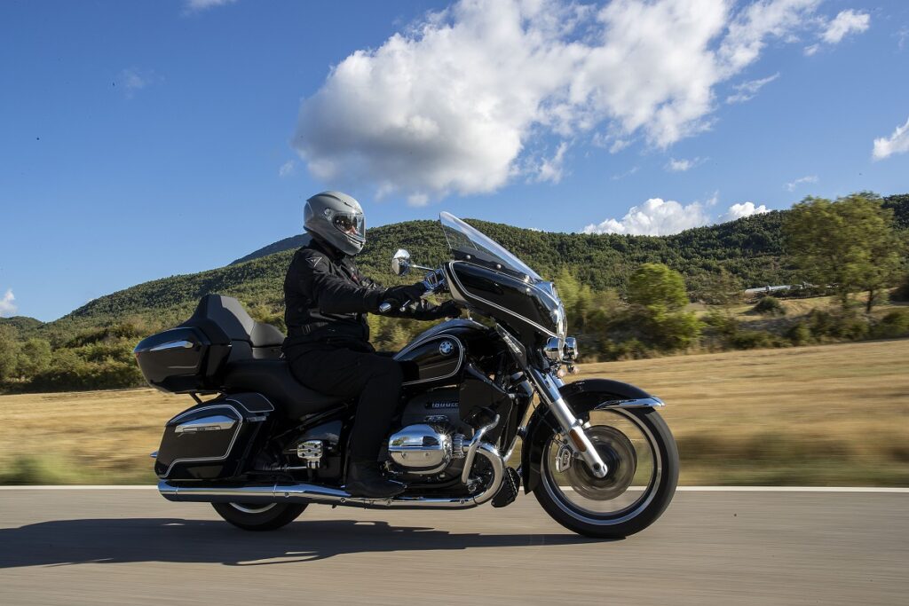 Prueba BMW R18 B y Transcontinental: ¿quieres ser estrella de "road movie"? 15 BMW R18 B Transcontinental 9