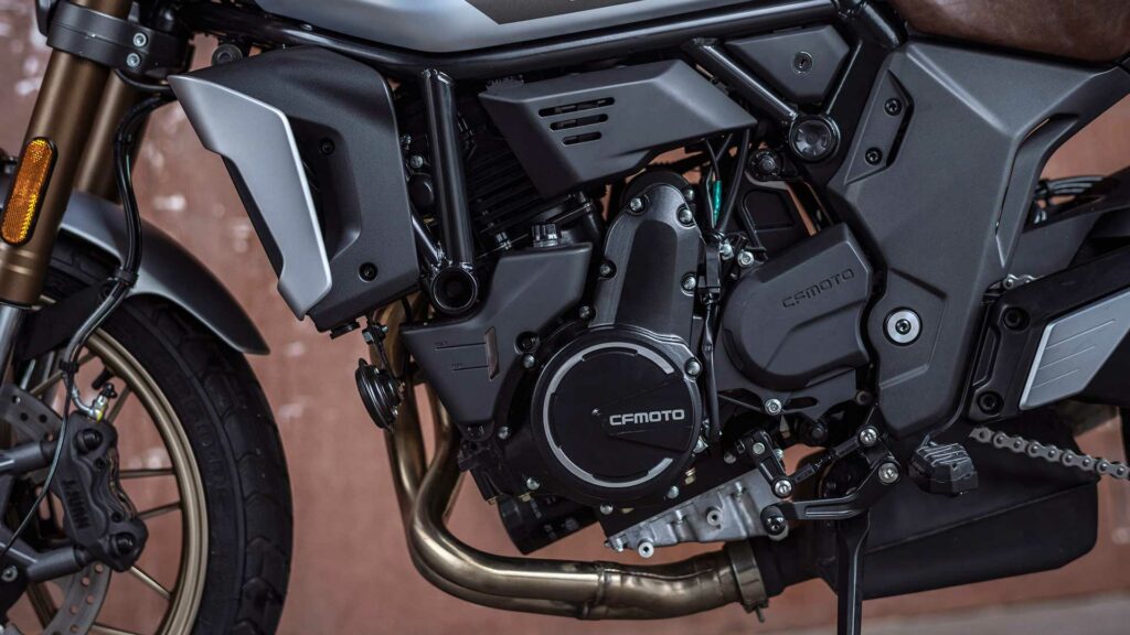 CFMoto 700CL-X Heritage: con tintes retro 9 cfmoto-700cl-x-heritage