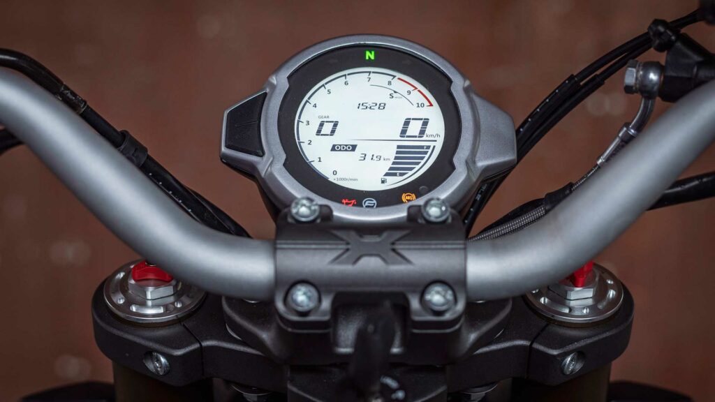 CFMoto 700CL-X Heritage: con tintes retro 10 cfmoto-700cl-x-heritage