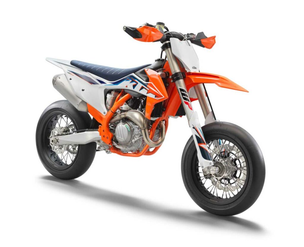 KTM 450 SMR 2022: pequeños ajustes para seguir siendo la reina del Supermotard 11 ktm-450-smr-2022