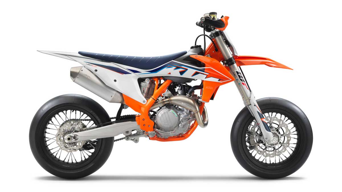 KTM 450 SMR 2022: pequeños ajustes para seguir siendo la reina del Supermotard