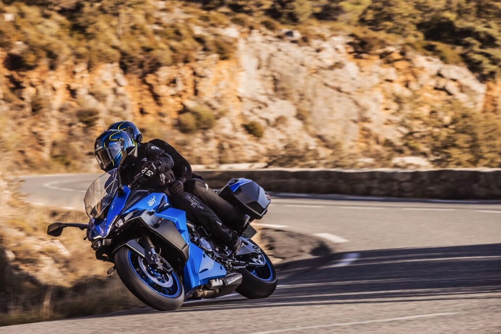 Suzuki GSX-S 1000 GT: ¿nos vamos de ruta? 10 Suzuki GSX S1000GT 4