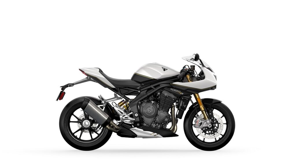 Triumph Speed Triple 1200 RR: ¿eres más de naked o seminaked? 13 Triumph Speed Triple 1200 RR 1