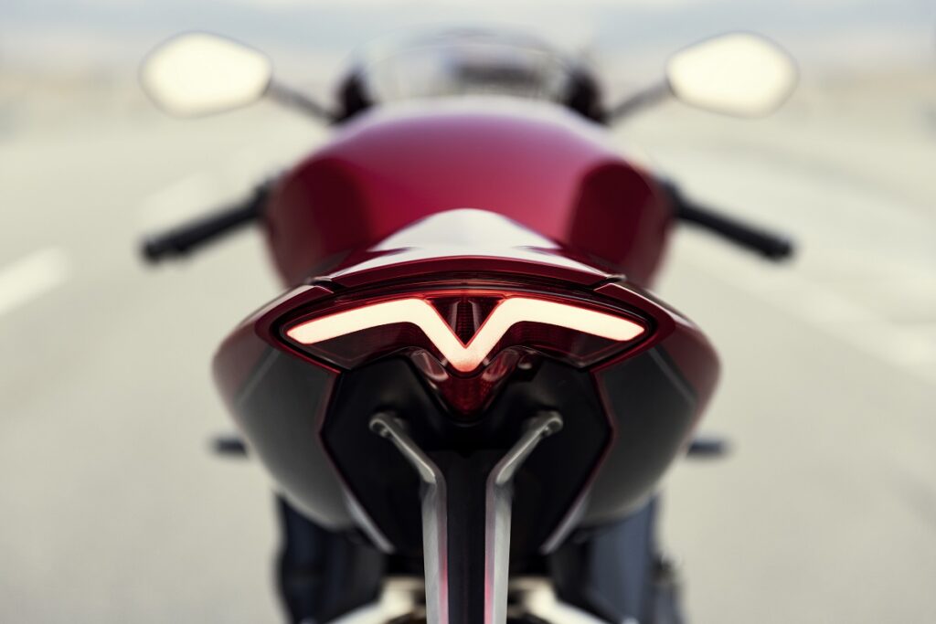 Triumph Speed Triple 1200 RR: ¿eres más de naked o seminaked? 15 Triumph Speed Triple 1200 RR 3