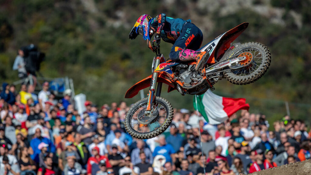 Jorge Prado abandona tras ser golpeado por otro piloto 11 jorge-prado-pietramurata