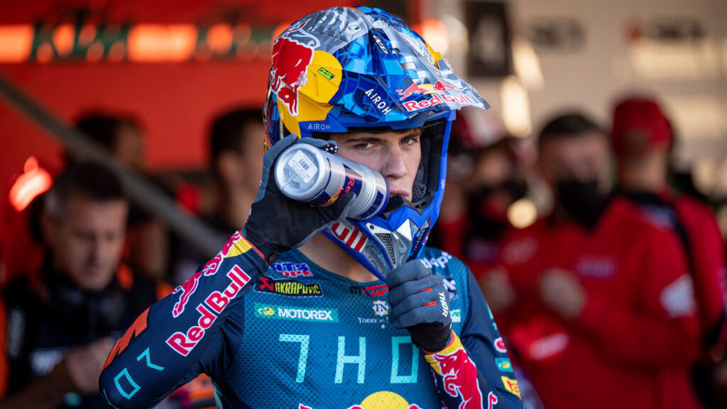 Jorge Prado abandona tras ser golpeado por otro piloto 12 jorge-prado-pietramurata