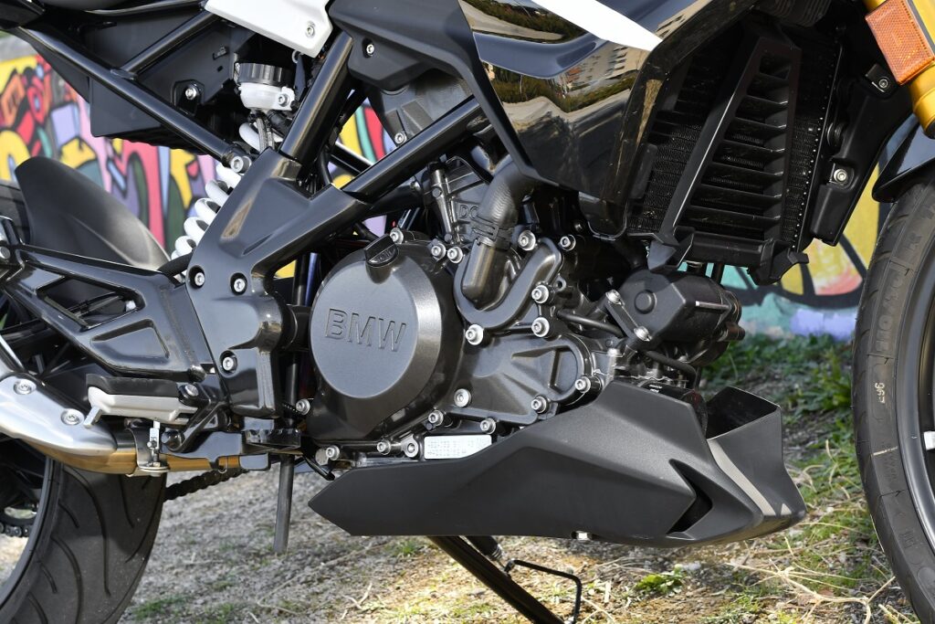 Prueba BMW G 310 R: Tu BMW de todos los días 13 BMW G310R 11