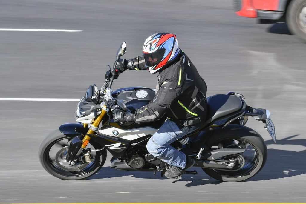 BMW G310R 3