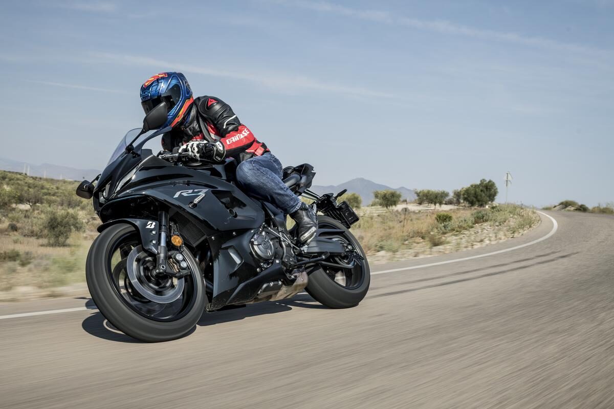 Prueba Yamaha R7: ¿cuánto hacía que no te diveRtías?