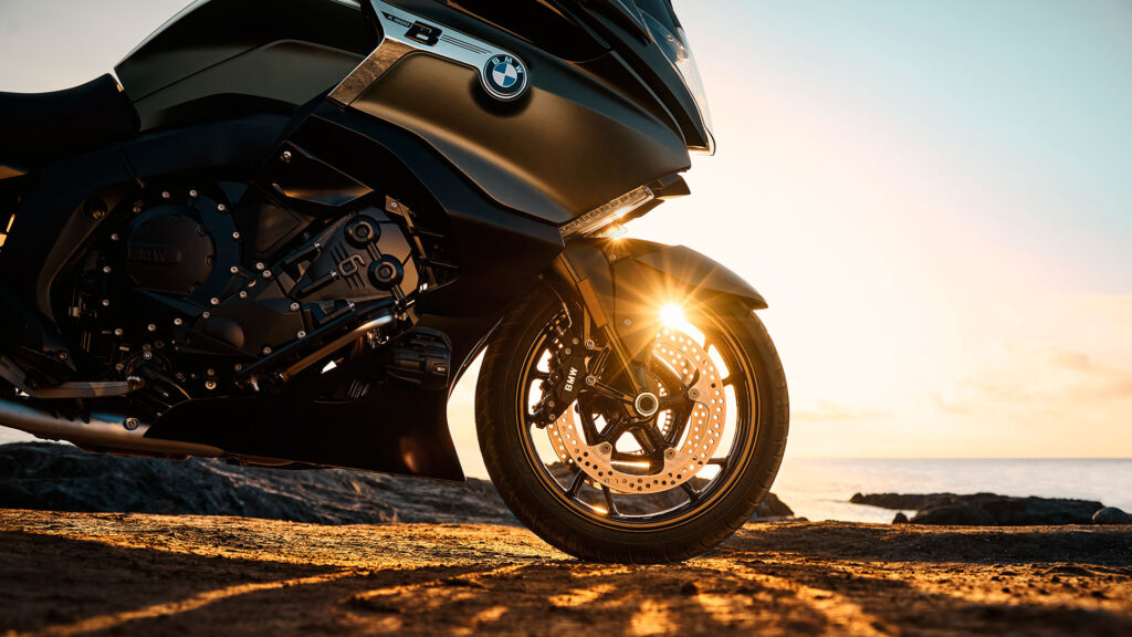 Devorar kilómetros con una moto de seis cilindros y mucha clase 10 bmw-k-1600-gt-2022