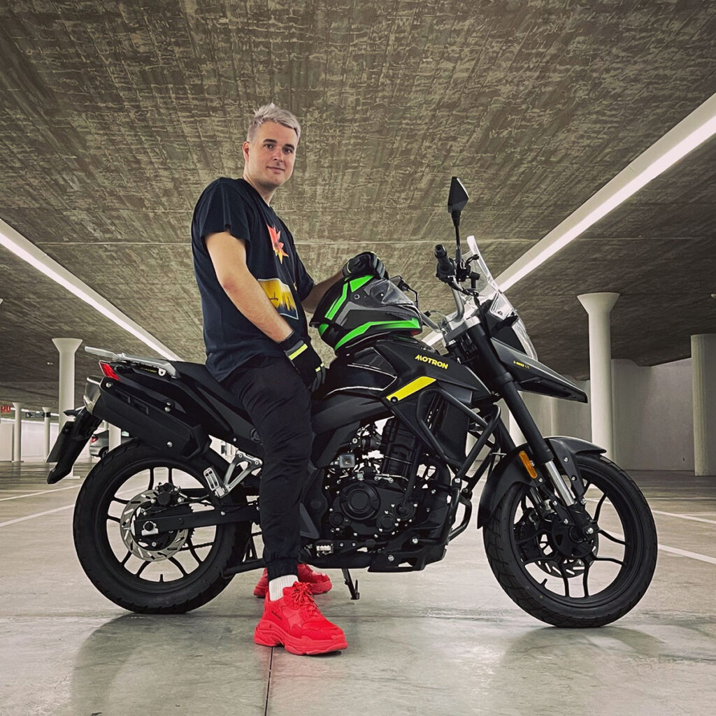 Motron cambia los teclados por motos a los ‘gamers’ europeos 11 reto-motron