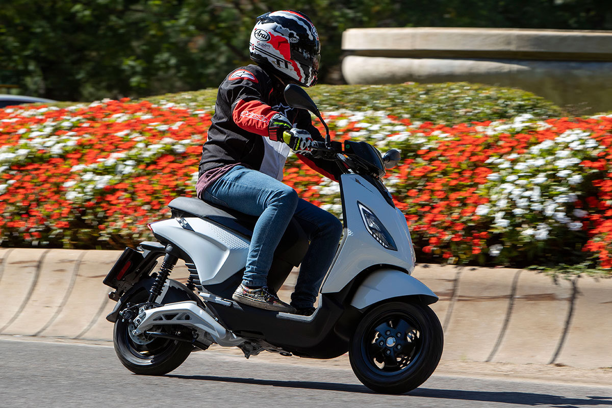 Zona de bajas emisiones de Plaza Elíptica: plano, restricciones y fecha para las multas 1 Piaggio1 PressMadrid 06 10 21 JOC0498