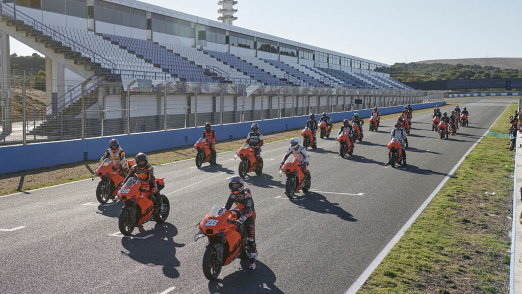 ktm-rc-8c-circuito-jerez