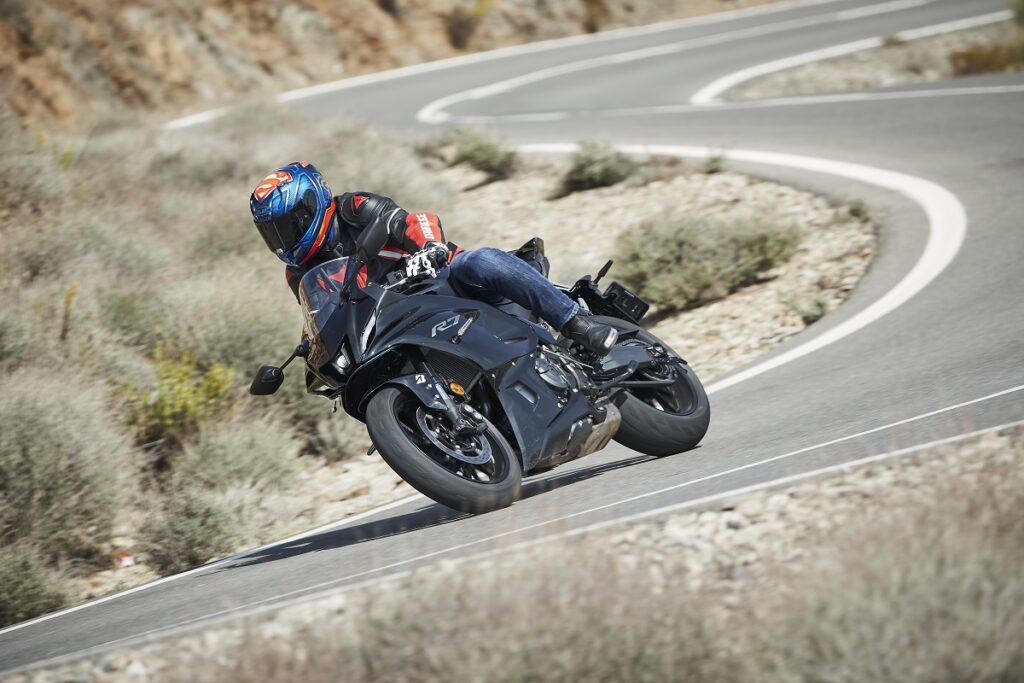 Prueba Yamaha R7: ¿cuánto hacía que no te diveRtías? 16 Yamaha R7 1