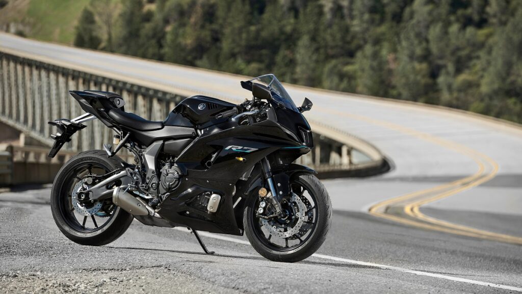 Prueba Yamaha R7: ¿cuánto hacía que no te diveRtías? 25 Yamaha R7 14