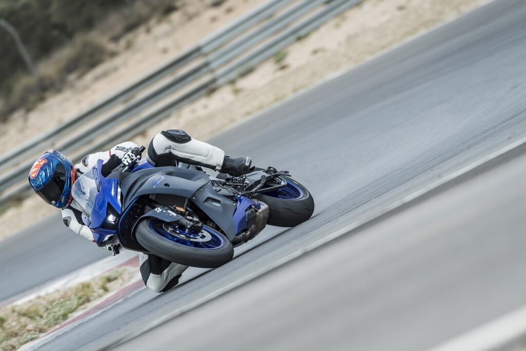 Prueba Yamaha R7: ¿cuánto hacía que no te diveRtías? 22 Yamaha R7 16