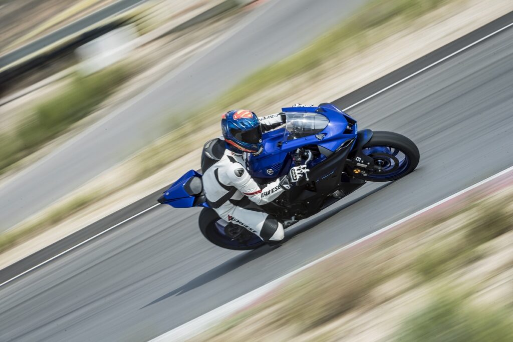 Prueba Yamaha R7: ¿cuánto hacía que no te diveRtías? 21 Yamaha R7 17