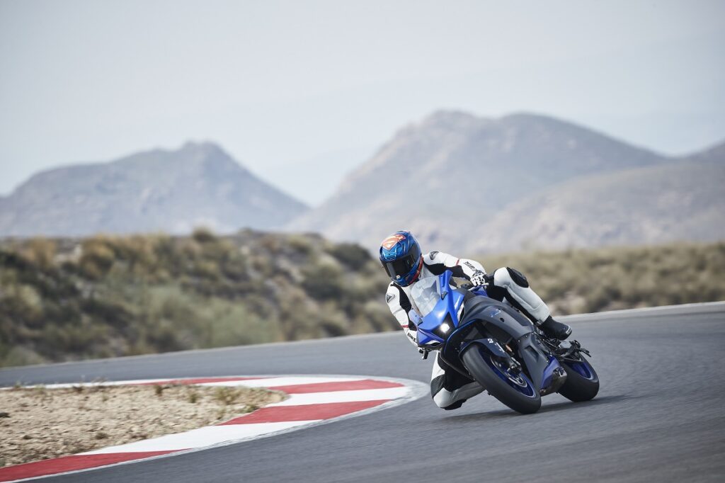Prueba Yamaha R7: ¿cuánto hacía que no te diveRtías? 23 Yamaha R7 6
