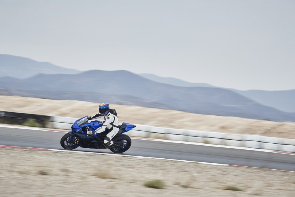 Prueba Yamaha R7: ¿cuánto hacía que no te diveRtías? 24 Yamaha R7 7