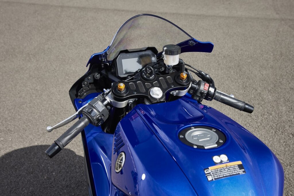Prueba Yamaha R7: ¿cuánto hacía que no te diveRtías? 12 Yamaha R7 8
