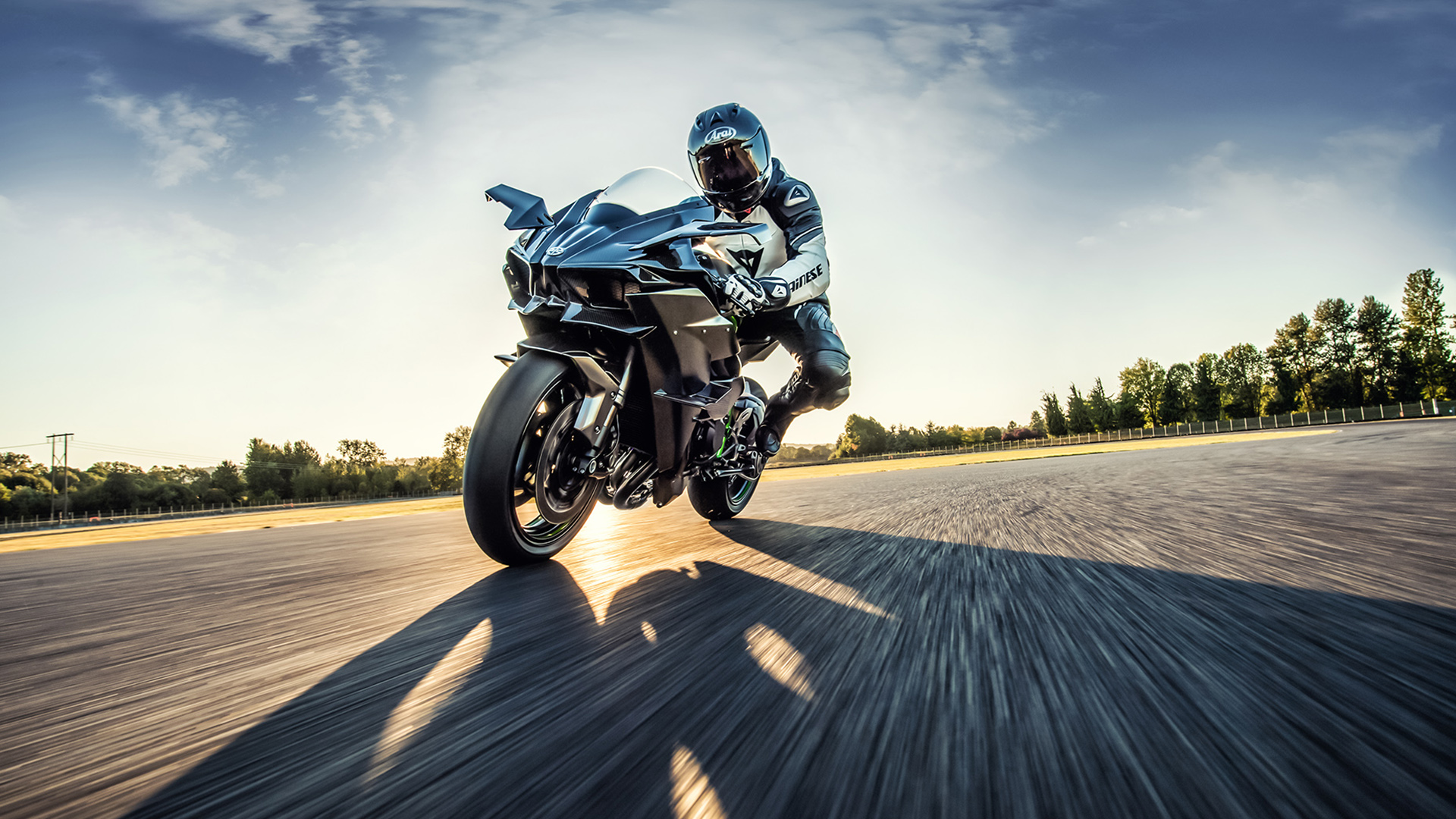 Fotos de las 10 motos deportivas más potentes del mercado: 200 CV son pocos 7 kawasaki-h2r-2022
