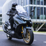 Yamaha TMAX y TECH MAX 2022