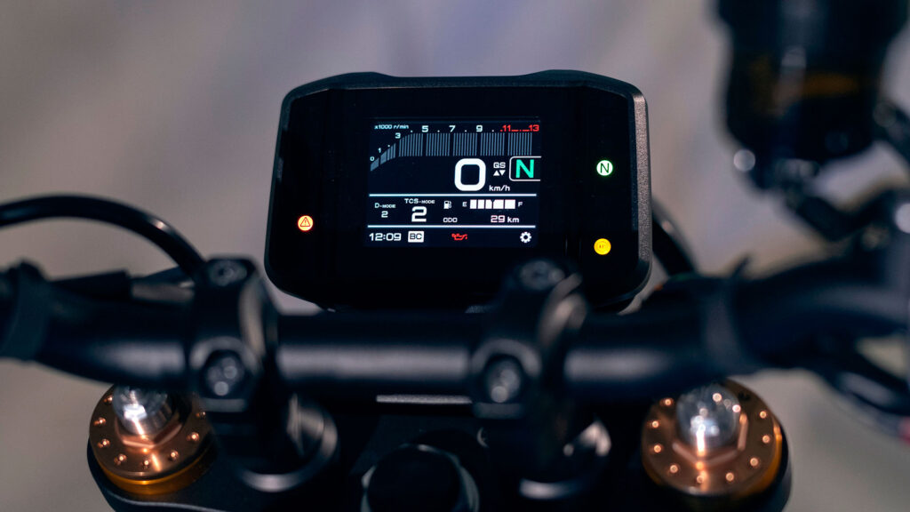 El homenaje de Yamaha a una moto mítica de los 80 14 yamaha-xsr900-2022