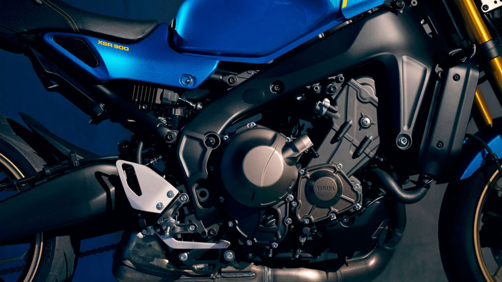 El homenaje de Yamaha a una moto mítica de los 80 11 yamaha-xsr900-2022