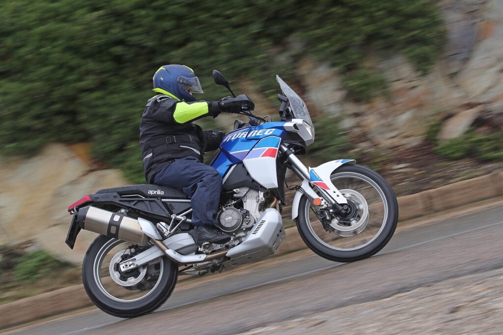 La trail Aprilia Tuareg 660 está en oferta, regalando 1.000 euros entre otras ventajas 11 Aprilia Tuareg 660 13