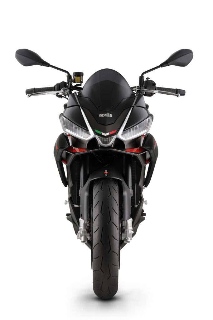 Aprilia Tuono 660 Factory: máximo refinamiento naked 11 Aprilia Tuono 660 Factory estudio front