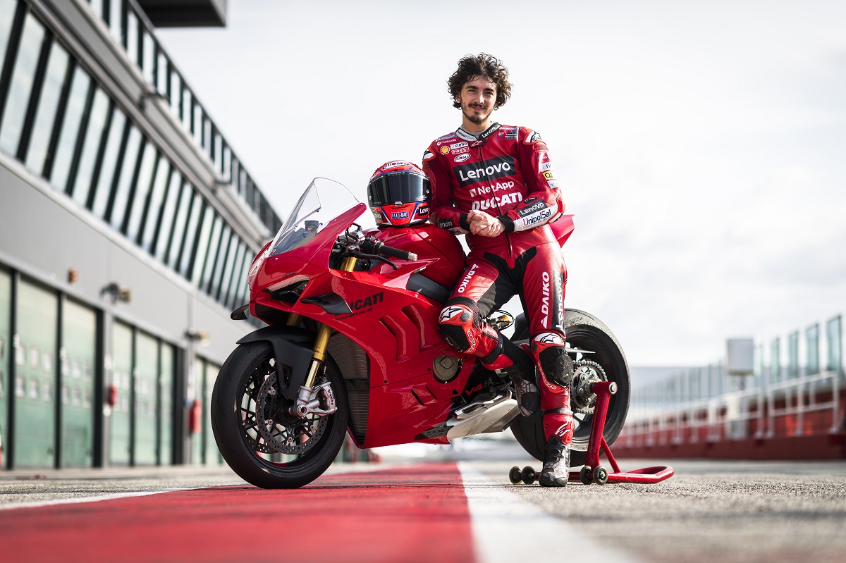 Ducati PanigaleV4S location pit bagnaia