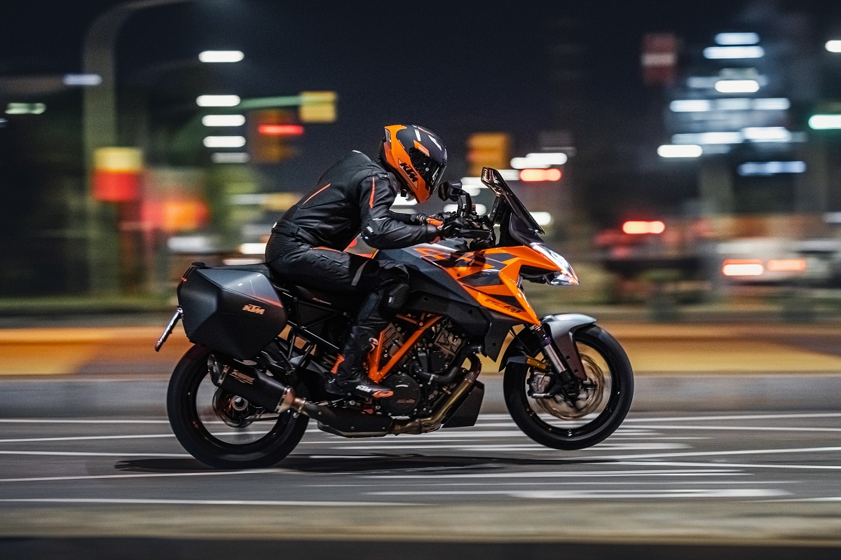 KTM 1290 SUPER DUKE GT apertura