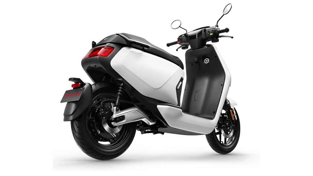 Vive la Moto 2022: sorteo de un scooter eléctrico entre todos los participantes 12 MQi GT EVO Side Left Rear 45degrees Matte White