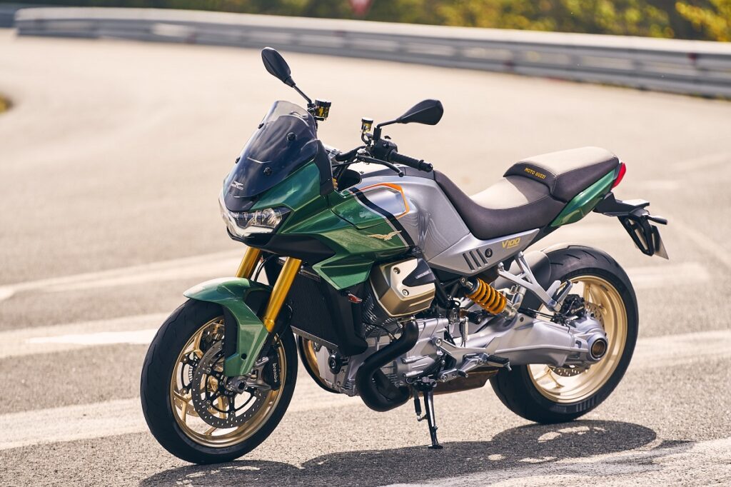 Moto Guzzi V100 Mandello: el futuro de la firma del águila ya está aquí 12 Moto Guzzi V100 Mandello location izq