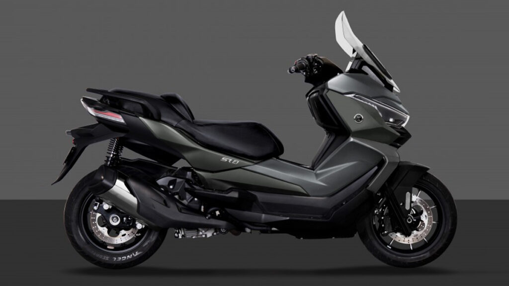 El scooter chino que sigue la estela del BMW C400 11 Scooter SR4 gris fabrica1 1