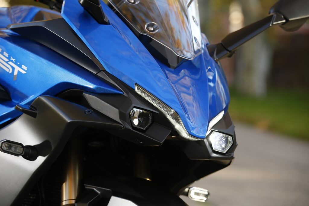 ¿Y si lo que necesitas realmente no es una trail? 8 Suzuki GSX S1000 GT 10
