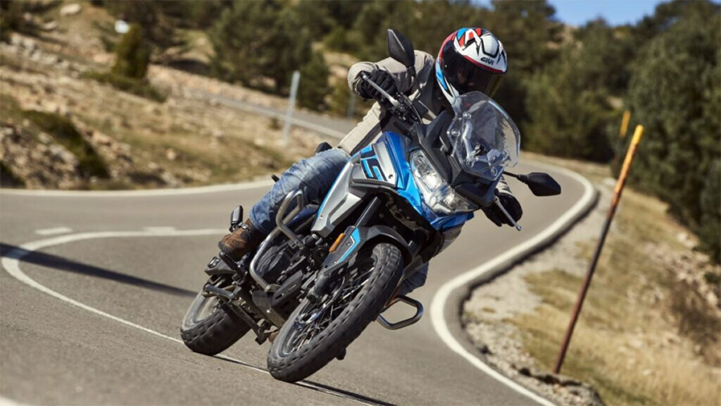 Motos trail: un modelo totalmente moderno, pero con el sabor de siempre 13 Voge 650 DS