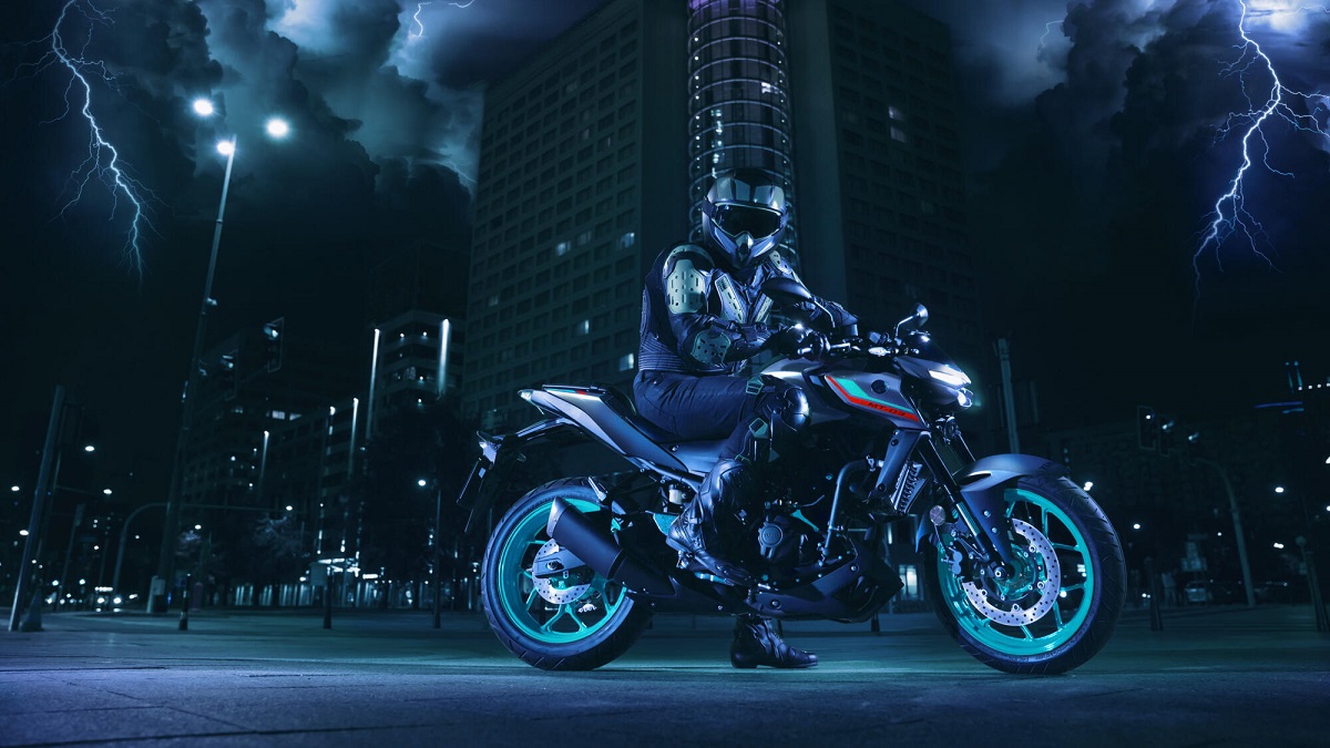 Yamaha MT320 location derecha