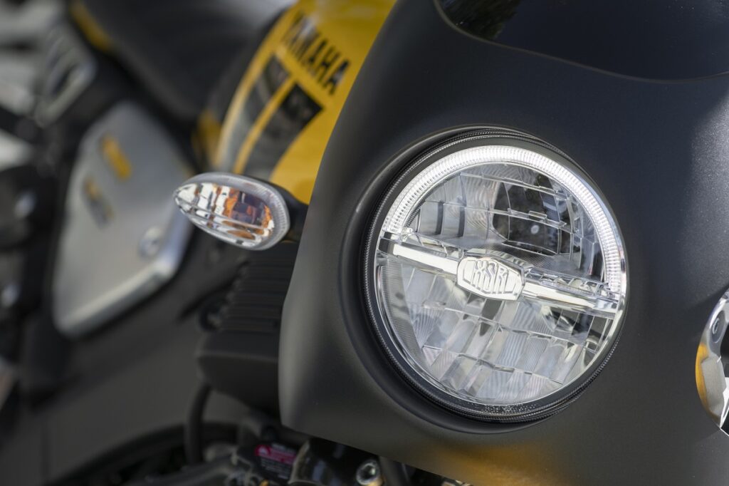 ¿Puede ser esta la moto de 125 más divertida de llevar? 7 Yamaha XSR 125 3
