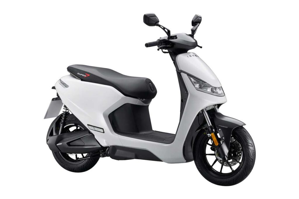 kymco-ak-550-st-2022