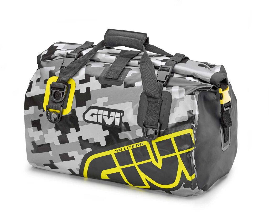 Ponle buena cara al mal tiempo con las nuevas bolsas de GIVI 12 bolsas-blandas-givi