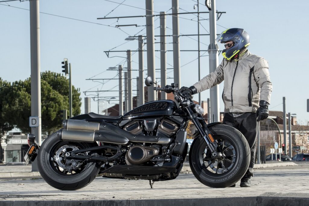 Motos custom: la Harley-Davidson que va dirigida a los no "harlistas" 11 Harley Davidson Sportster S 6
