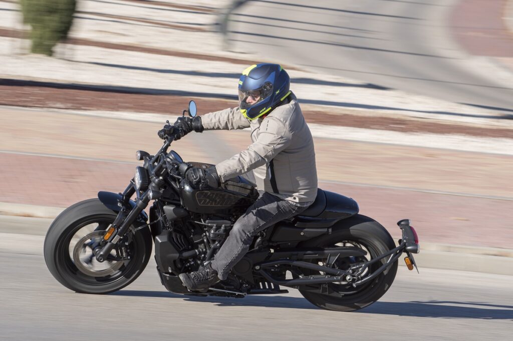 Motos custom: la Harley-Davidson que va dirigida a los no "harlistas" 16 Harley Davidson Sportster S 9
