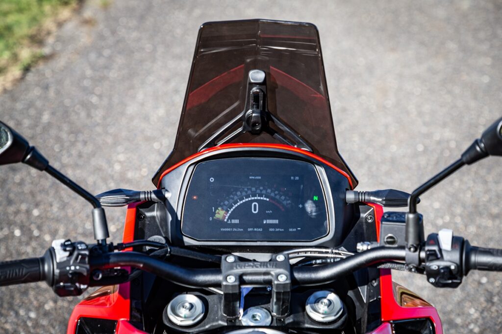 Prueba de la Moto Morini X-Cape 650: el resurgir trail de una marca mítica 15 Moto Morini X Cape 650 5