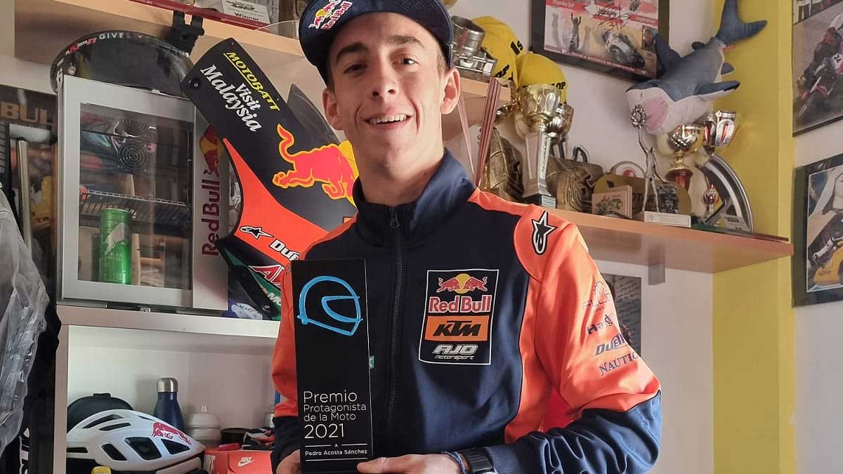Pedro Acosta recibe el premio ‘Protagonista de la Moto 2021’